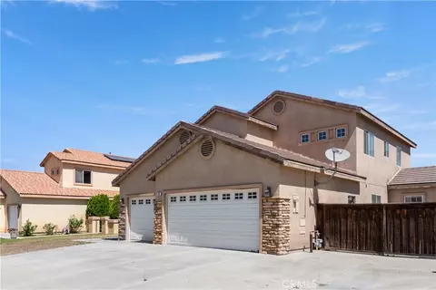 945 Newport Dr, San Jacinto, CA 92583