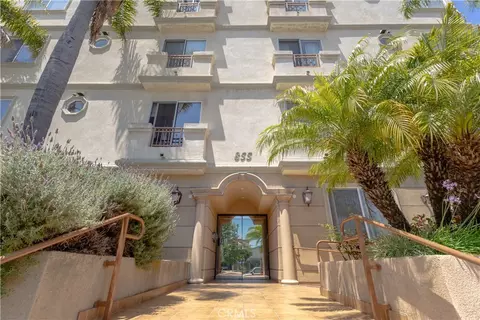 855 Wilcox Ave #401, Los Angeles, CA 90038