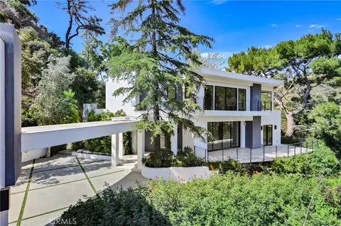 2341 Zorada Ct, Los Angeles, CA 90046