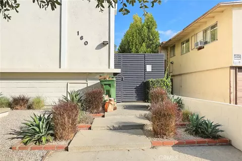 Exterior - 160 S Michigan Ave, Pasadena, CA 91106 photo 2 of 7