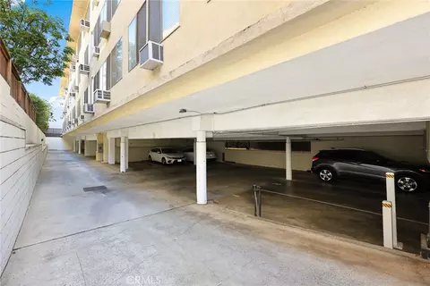 Exterior - 160 S Michigan Ave, Pasadena, CA 91106 photo 4 of 7