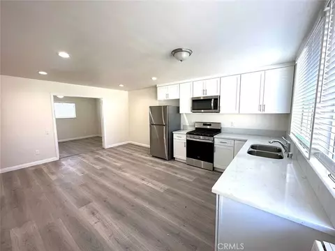 Kitchen - 160 S Michigan Ave, Pasadena, CA 91106 photo 3 of 3