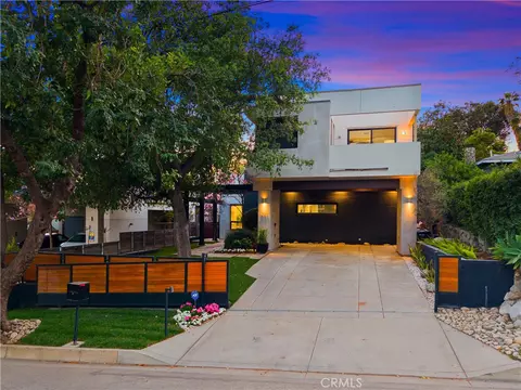 321 Camillo Rd, Sierra Madre, CA 91024