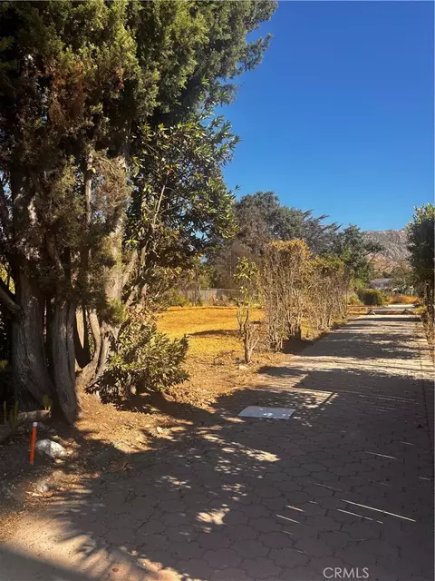 1201 E Altadena Dr, Altadena, CA 91001