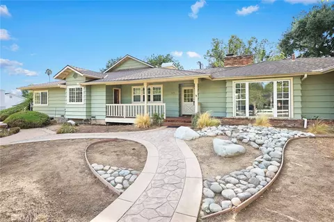 145 Monte Vista Ln, Sierra Madre, CA 91024