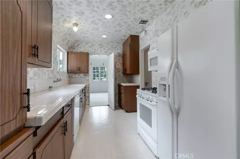 Kitchen - 353 S Berkeley Ave, Pasadena, CA 91107 photo 1 of 2