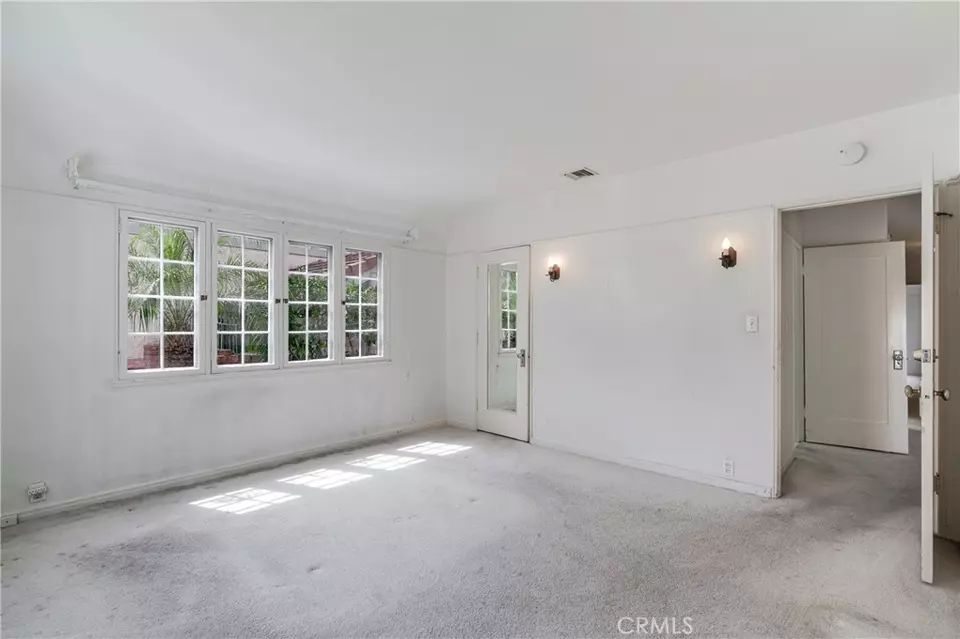 Bedroom - 353 S Berkeley Ave, Pasadena, CA 91107 photo 3 of 6
