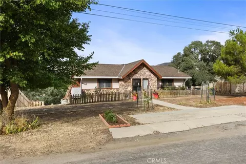 Exterior - 22801 Fran Dr, Tehachapi, CA 93561 photo 2 of 17