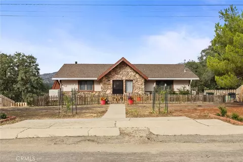 Exterior - 22801 Fran Dr, Tehachapi, CA 93561 photo 3 of 21