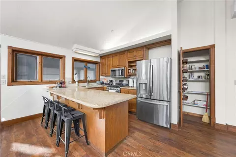 Kitchen - 22801 Fran Dr, Tehachapi, CA 93561 photo 3 of 12