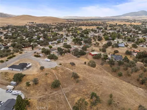 View/Area - 22801 Fran Dr, Tehachapi, CA 93561 photo 7 of 9