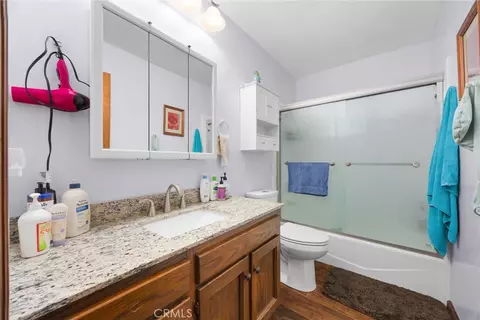 Bath - 22801 Fran Dr, Tehachapi, CA 93561 photo 1 of 2