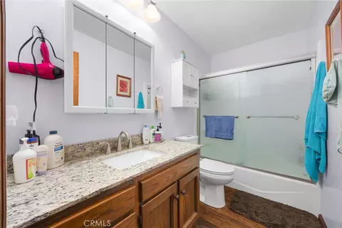 Bath - 22801 Fran Dr, Tehachapi, CA 93561 photo 1 of 2