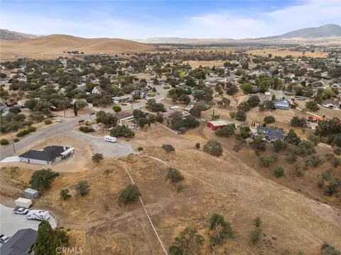 View/Area - 22801 Fran Dr, Tehachapi, CA 93561 photo 7 of 9