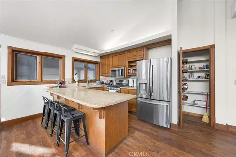 Kitchen - 22801 Fran Dr, Tehachapi, CA 93561 photo 3 of 10