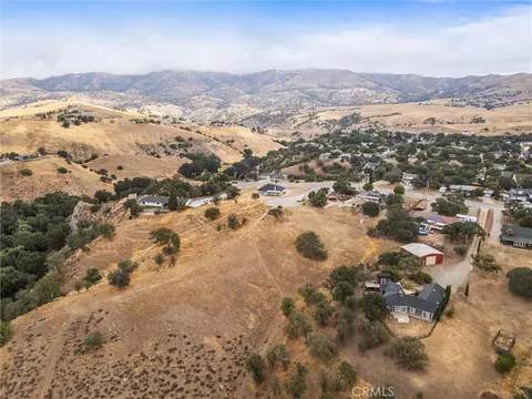 View/Area - 22801 Fran Dr, Tehachapi, CA 93561 photo 5 of 9