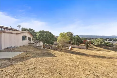 Exterior - 22801 Fran Dr, Tehachapi, CA 93561 photo 11 of 17