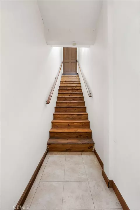 Entry Way - 22801 Fran Dr, Tehachapi, CA 93561 photo 2 of 2