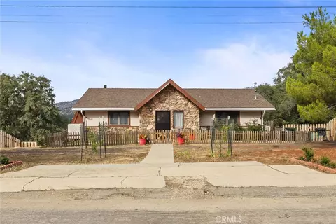 Exterior - 22801 Fran Dr, Tehachapi, CA 93561 photo 3 of 17