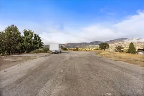Exterior - 22801 Fran Dr, Tehachapi, CA 93561 photo 13 of 17
