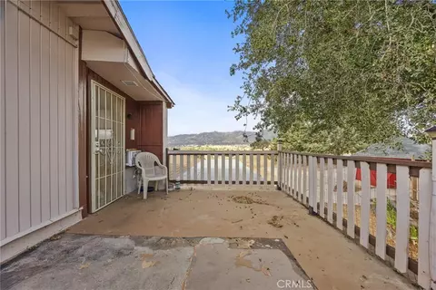 Exterior - 22801 Fran Dr, Tehachapi, CA 93561 photo 5 of 17
