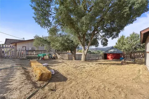 Exterior - 22801 Fran Dr, Tehachapi, CA 93561 photo 7 of 17