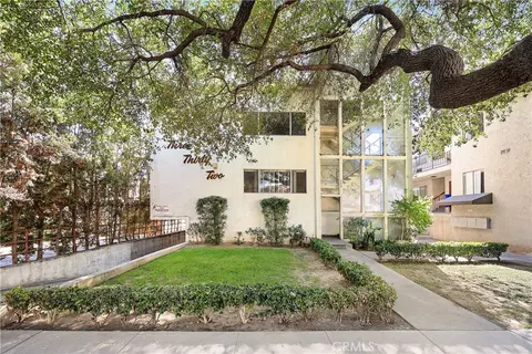 332 Riverdale Dr, Glendale, CA 91204