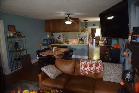1247 E Topeka, Pasadena, CA 91104 photo 3
