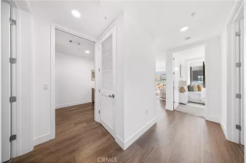 Entry Way - 709 E Walnut St #417, Pasadena, CA 91101 photo 3 of 4