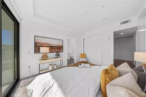 Bedroom - 709 E Walnut St #417, Pasadena, CA 91101 photo 4 of 9
