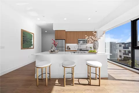 Kitchen - 709 E Walnut St #417, Pasadena, CA 91101 photo 3 of 3