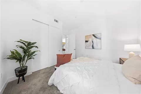Bedroom - 709 E Walnut St #417, Pasadena, CA 91101 photo 6 of 9