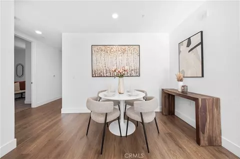 Dining - 709 E Walnut St #417, Pasadena, CA 91101 photo 1 of 1