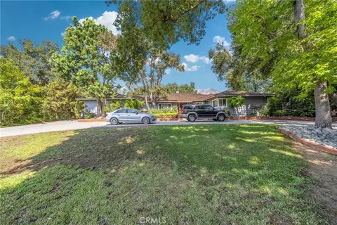 Exterior - 827 Hampton Rd, Arcadia, CA 91006 photo 7 of 33