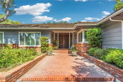 Exterior - 827 Hampton Rd, Arcadia, CA 91006 photo 9 of 33