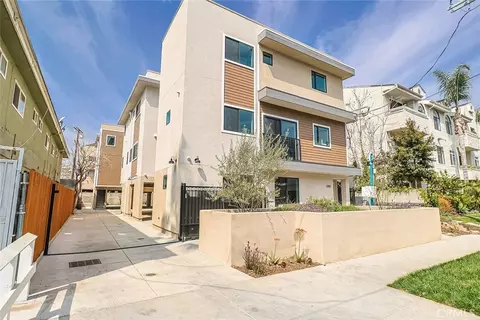 5261 Harmony Ave, North Hollywood, CA 91601
