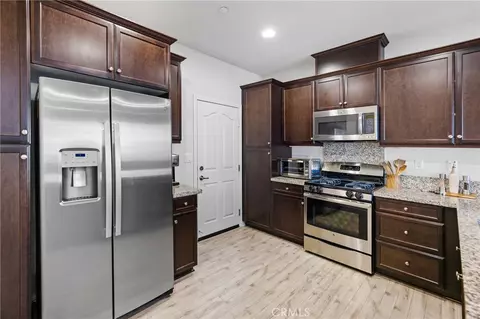 Kitchen - 6069 Satterfield, Chino, CA 91710 photo 2 of 2