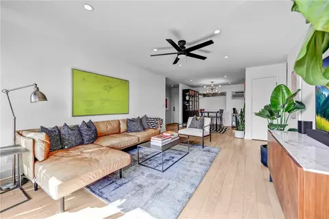 8400 De Longpre #212, West Hollywood, CA 90069