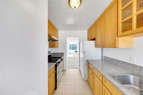 Kitchen - 1515 W Commonwealth Ave, Alhambra, CA 91803 photo 6 of 7