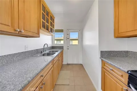 Kitchen - 1515 W Commonwealth Ave, Alhambra, CA 91803 photo 4 of 7