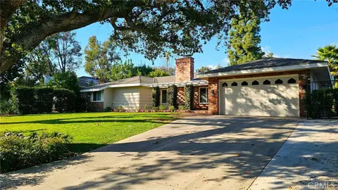 3611 Grayburn Rd, Pasadena, CA 91107