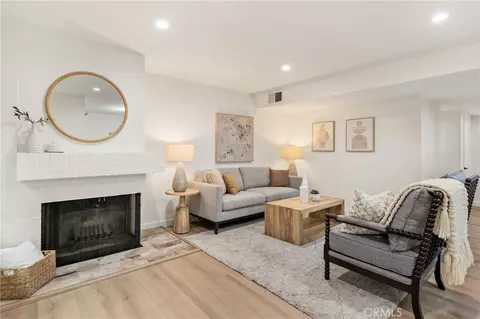 441 E San Jose #111, Burbank, CA 91501