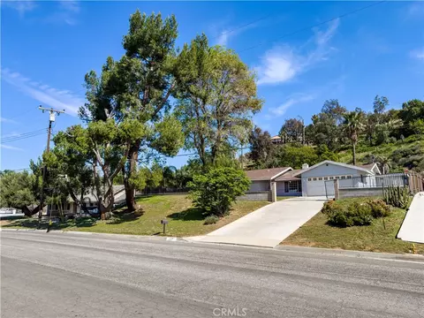 7774 Lakeside Dr, Jurupa Valley, CA 92509