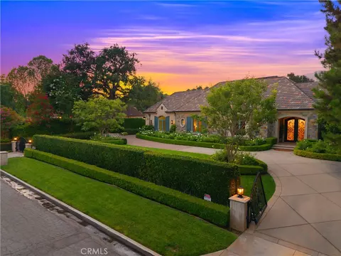 935 W Foothill Blvd, Arcadia, CA 91006