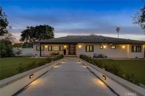 3890 Shadow Grove Rd, Pasadena, CA 91107
