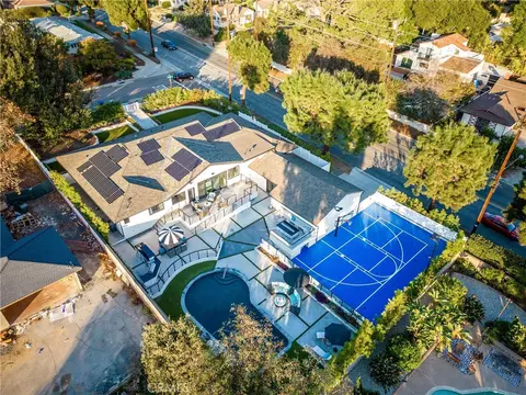 View/Area - 3890 Shadow Grove Rd, Pasadena, CA 91107 photo 4 of 6