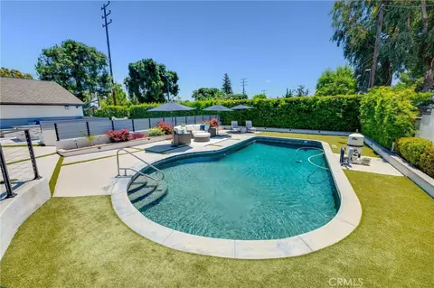 Exterior - 3890 Shadow Grove Rd, Pasadena, CA 91107 photo 13 of 19