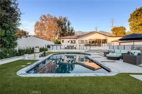 Exterior - 3890 Shadow Grove Rd, Pasadena, CA 91107 photo 14 of 19