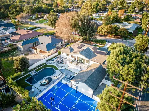 View/Area - 3890 Shadow Grove Rd, Pasadena, CA 91107 photo 5 of 6