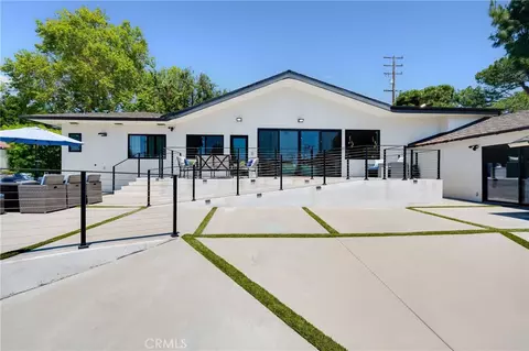 Exterior - 3890 Shadow Grove Rd, Pasadena, CA 91107 photo 6 of 19